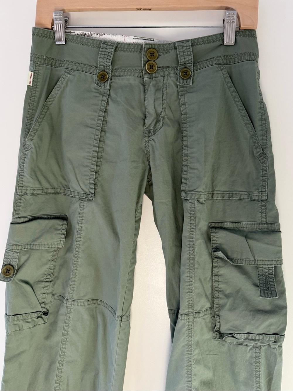 HOLLISTER GREEN CARGO PANTS